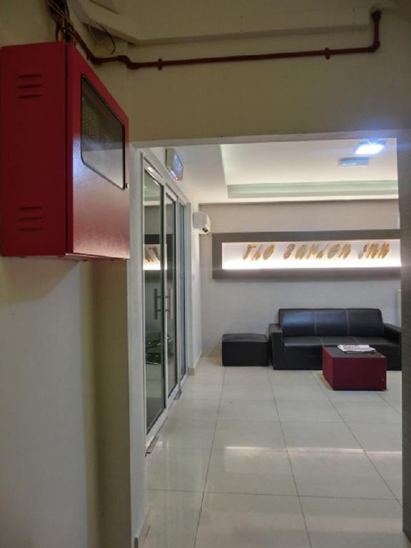The Garden Inn Miri Extérieur photo
