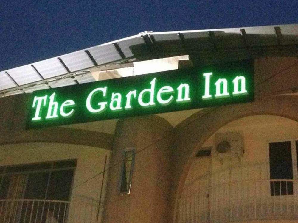 The Garden Inn Miri Extérieur photo